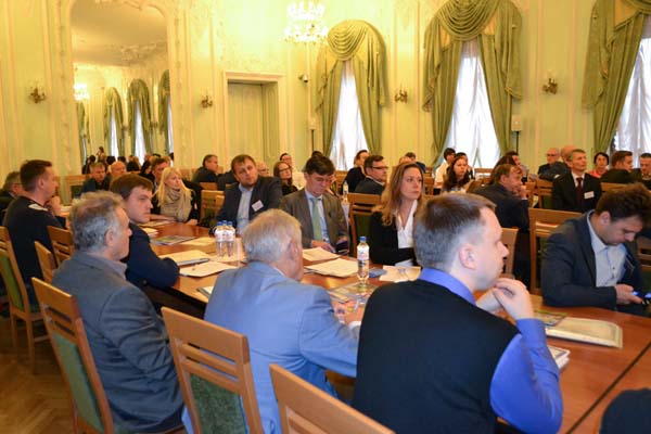 Компаниям, вступившим в Санкт-Петербургскую ТПП, вручили членские билеты